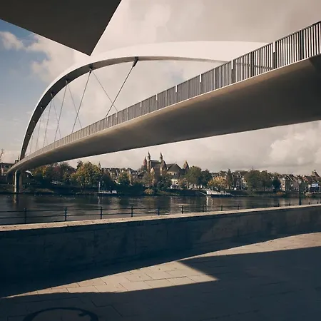 Cosy Floating Boatlodge Athene Orman Evi