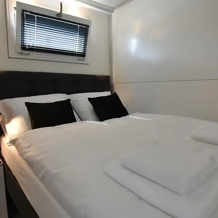 Lodge Cosy Floating Boatlodge Athene Maastricht