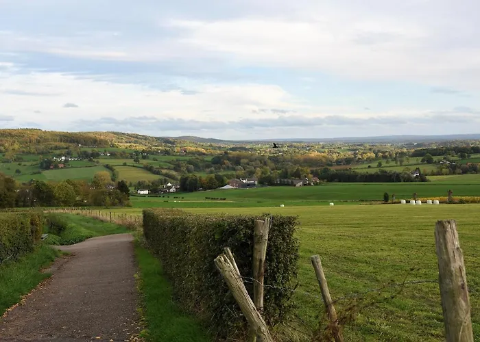 Cosy Floating Boatlodge Athene