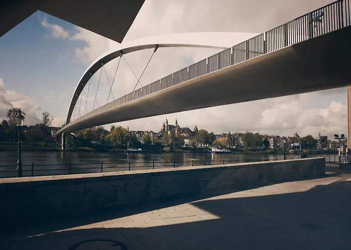 Cosy Floating Boatlodge Athene Orman Evi