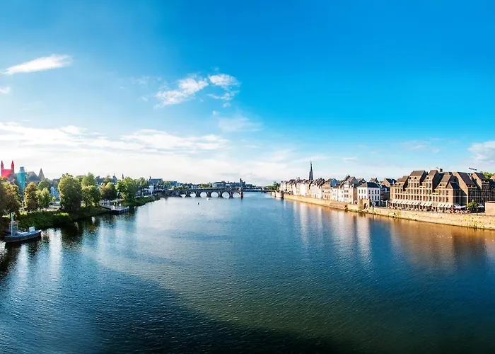 Cosy Floating Boatlodge Athene * Maastricht