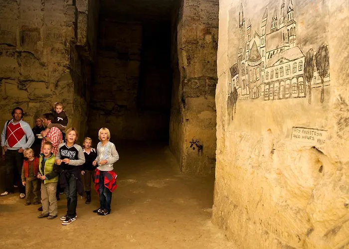 Cosy Floating Boatlodge Athene Orman Evi