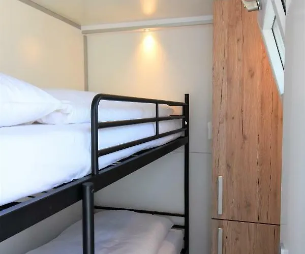 Orman Evi Cosy Floating Boatlodge Athene *