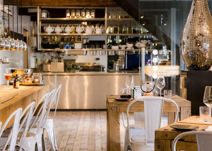 Cosy Floating Boatlodge Athene