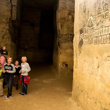 Cosy Floating Boatlodge Athene Chata