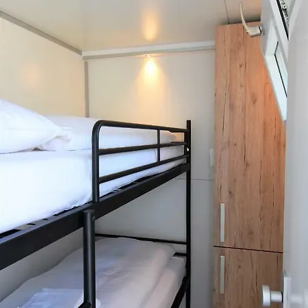 Chata Cosy Floating Boatlodge Athene *